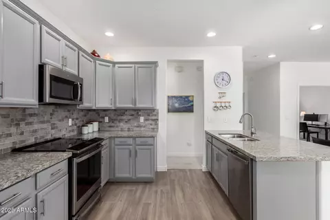Kitchen - 2425 W Bronco Butte Trl #2011, Phoenix, AZ 85085 photo 1 of 2