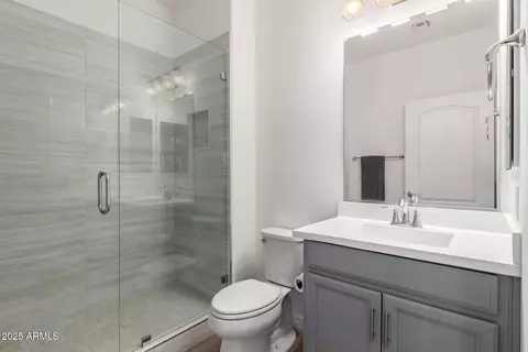 Bath - 2425 W Bronco Butte Trl #2011, Phoenix, AZ 85085 photo 3 of 3