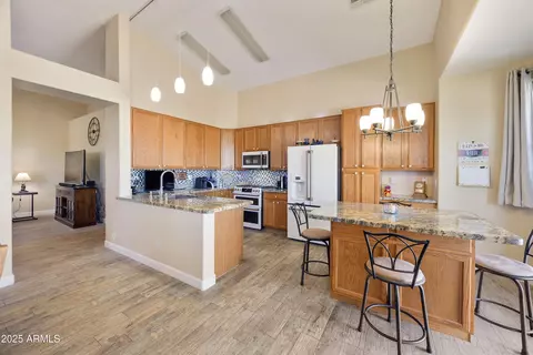 992 S Roanoke St, Gilbert, AZ 85296