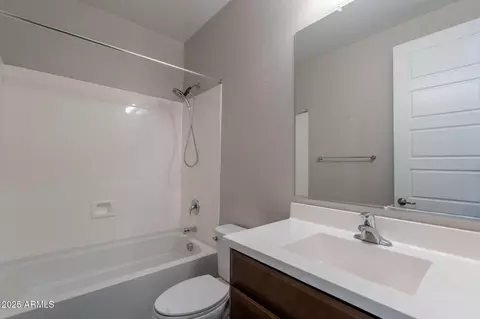 Bath - 98 N Bay Dr, Gilbert, AZ 85233 photo 1 of 6