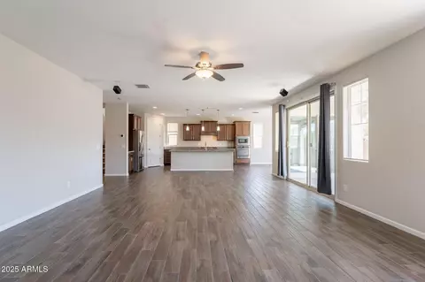 Living - 98 N Bay Dr, Gilbert, AZ 85233 photo 5 of 7