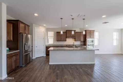 Kitchen - 98 N Bay Dr, Gilbert, AZ 85233 photo 4 of 4
