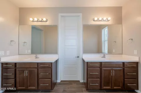 Bath - 98 N Bay Dr, Gilbert, AZ 85233 photo 2 of 6