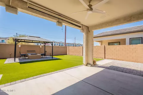 Exterior - 98 N Bay Dr, Gilbert, AZ 85233 photo 2 of 5