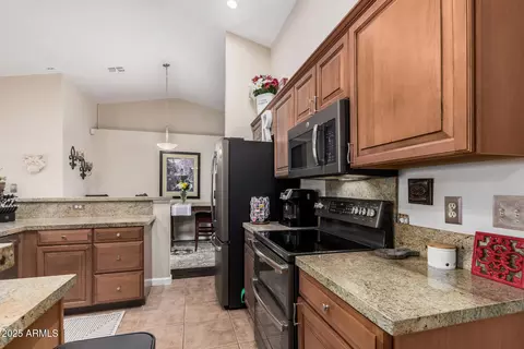 Kitchen - 3701 E Morrow Dr, Phoenix, AZ 85050 photo 2 of 2