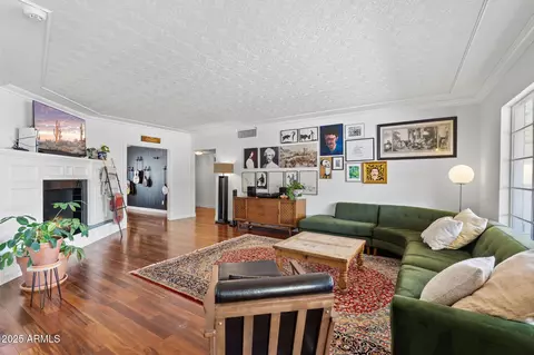 Living - 710 E Hayward Ave, Phoenix, AZ 85020 photo 2 of 3