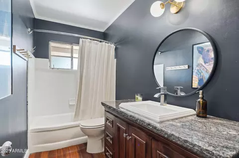 Bath - 710 E Hayward Ave, Phoenix, AZ 85020 photo 3 of 4