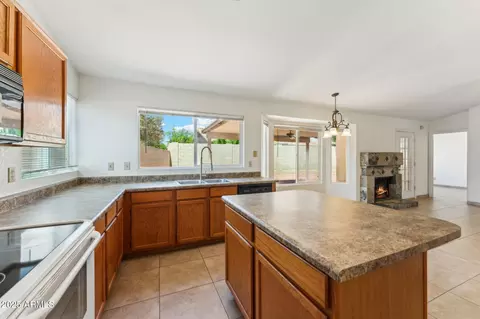 Kitchen - 4202 E Brookwood Ct, Phoenix, AZ 85048 photo 1 of 3