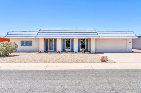 16630 N Meadow Park Dr, Sun City, AZ 85351