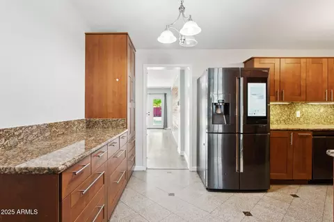 Kitchen - 6814 N 14th St, Phoenix, AZ 85014 photo 4 of 4