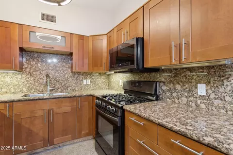Kitchen - 6814 N 14th St, Phoenix, AZ 85014 photo 2 of 4