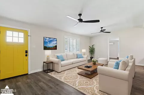 Living - 6814 N 14th St, Phoenix, AZ 85014 photo 1 of 7