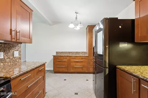 Kitchen - 6814 N 14th St, Phoenix, AZ 85014 photo 3 of 4