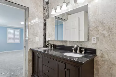 Bath - 6814 N 14th St, Phoenix, AZ 85014 photo 3 of 4