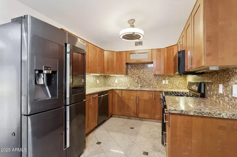 Kitchen - 6814 N 14th St, Phoenix, AZ 85014 photo 1 of 4