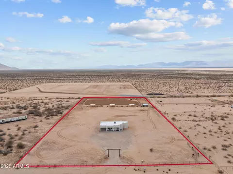 49102 N 530th Ave, Aguila, AZ 85320