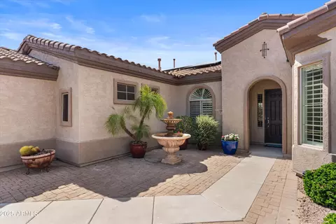 Exterior - 4234 E Narrowleaf Dr, Gilbert, AZ 85298 photo 6 of 12