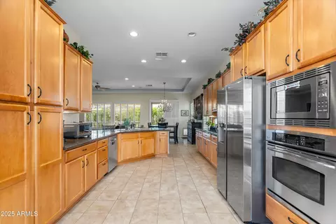 Kitchen - 4234 E Narrowleaf Dr, Gilbert, AZ 85298 photo 2 of 5