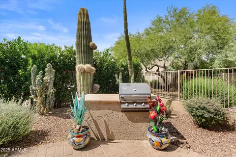 Exterior - 4234 E Narrowleaf Dr, Gilbert, AZ 85298 photo 2 of 12