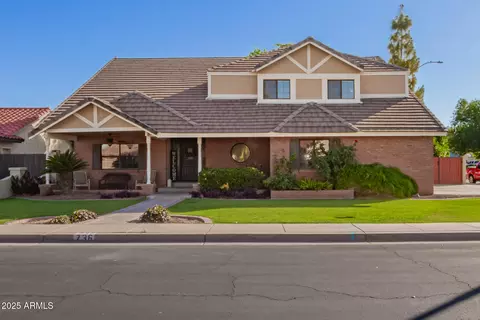 736 S Winthrop Cir, Mesa, AZ 85204
