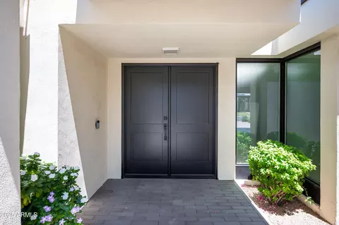 4336 E Piccadilly Rd, Phoenix, AZ 85018 photo 2