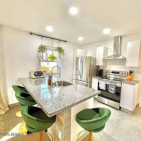4815 E Windsor Ave, Phoenix, AZ 85008