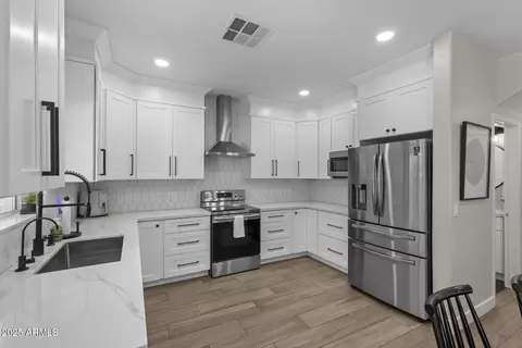 Kitchen - 2562 E Los Alamos St, Gilbert, AZ 85295 photo 2 of 4