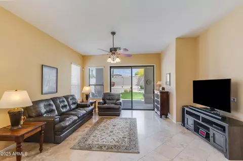 Living - 5014 E Kirkland Rd, Phoenix, AZ 85054 photo 2 of 2