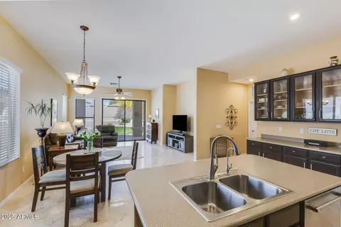 Kitchen - 5014 E Kirkland Rd, Phoenix, AZ 85054 photo 2 of 2
