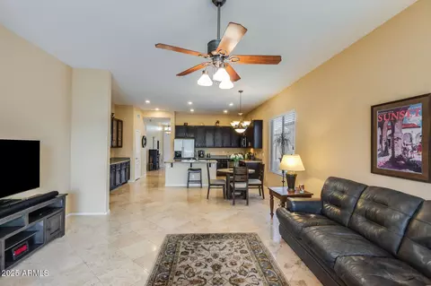 Living - 5014 E Kirkland Rd, Phoenix, AZ 85054 photo 1 of 2
