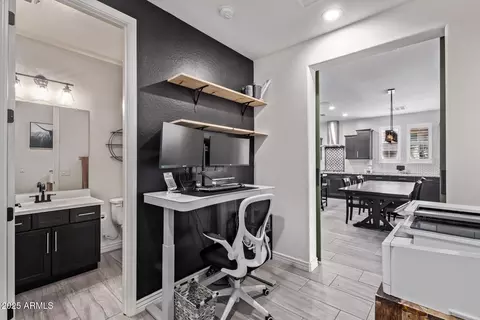 Entry Way - 10029 E Wavelength Ave, Mesa, AZ 85212 photo 2 of 2
