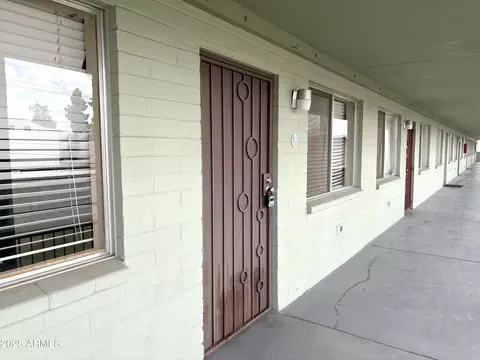 1702 W Tuckey Ln #209, Phoenix, AZ 85015