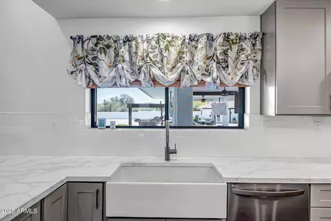 Kitchen - 35005 N Central Ave, Phoenix, AZ 85086 photo 3 of 7
