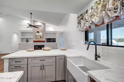 Kitchen - 35005 N Central Ave, Phoenix, AZ 85086 photo 5 of 7
