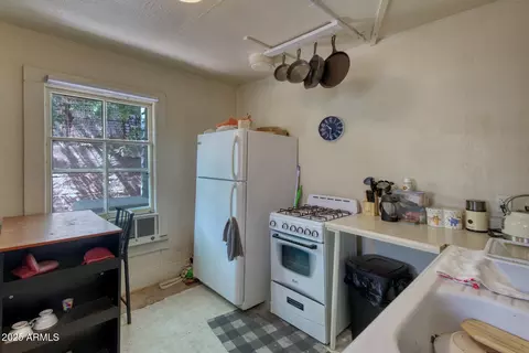 Kitchen - 514 Brophy Ave, Bisbee, AZ 85603 photo 4 of 4