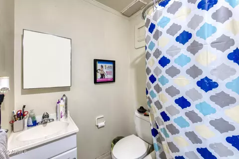 Bath - 514 Brophy Ave, Bisbee, AZ 85603 photo 3 of 3