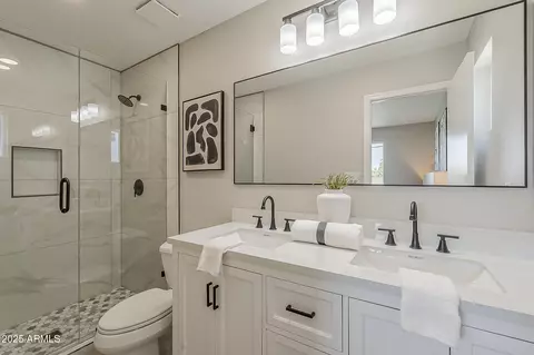 Bath - 4509 E La Puente Ave, Phoenix, AZ 85044 photo 1 of 2