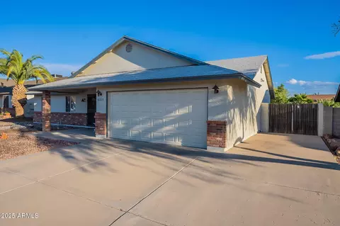 Exterior - 6311 E Ivy St, Mesa, AZ 85205 photo 2 of 3