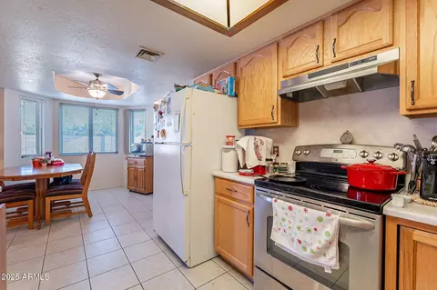 Kitchen - 6311 E Ivy St, Mesa, AZ 85205 photo 5 of 6