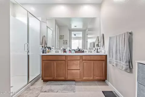 Bath - 1323 E Maldonado Dr, Phoenix, AZ 85042 photo 1 of 2