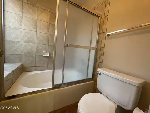 Bath - 4332 E Frye Rd, Phoenix, AZ 85048 photo 2 of 3