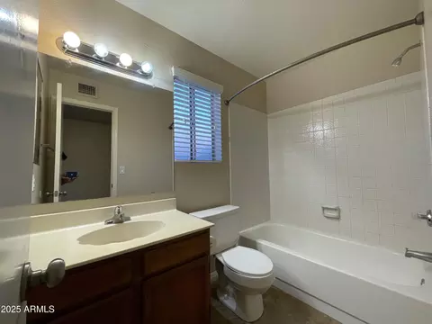 Bath - 4332 E Frye Rd, Phoenix, AZ 85048 photo 3 of 3