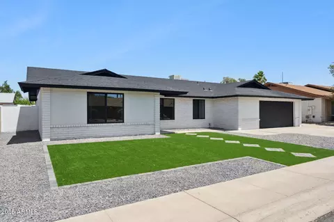 Exterior - 1030 E Wescott Dr, Phoenix, AZ 85024 photo 3 of 9