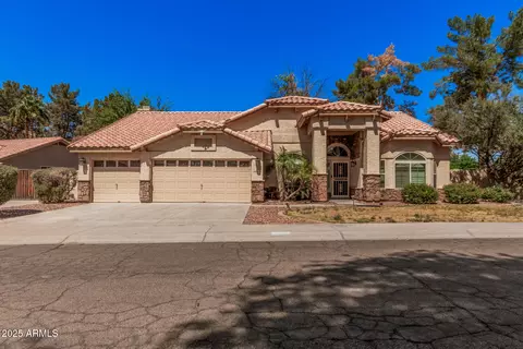 9414 S La Rosa Dr, Tempe, AZ 85284
