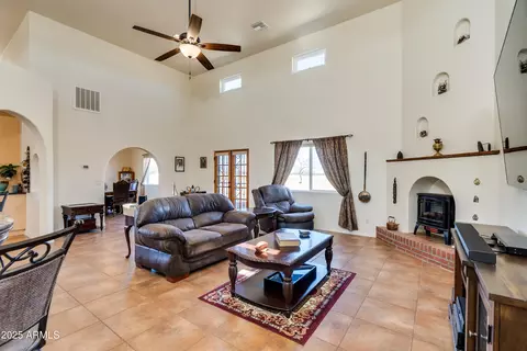 9141 E Sunshine Ln, Hereford, AZ 85615 photo 3