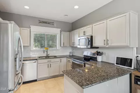 894 S Buena Vista Dr, Apache Junction, AZ 85120 photo 10