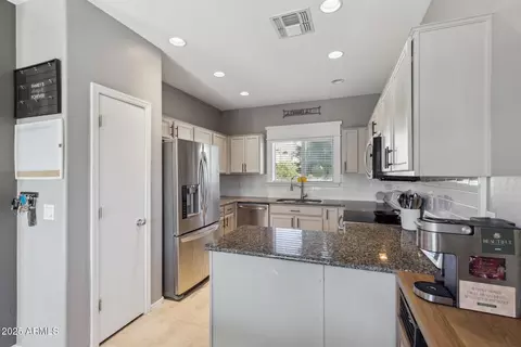 894 S Buena Vista Dr, Apache Junction, AZ 85120 photo 11