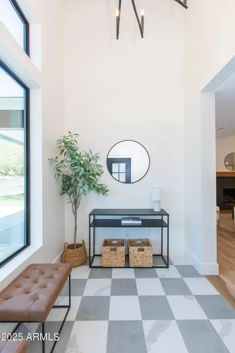 Entry Way - 214 W Ruth Ave, Phoenix, AZ 85021 photo 2 of 5