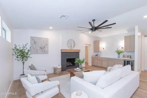 Living - 214 W Ruth Ave, Phoenix, AZ 85021 photo 1 of 2