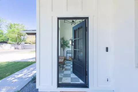 Entry Way - 214 W Ruth Ave, Phoenix, AZ 85021 photo 1 of 5